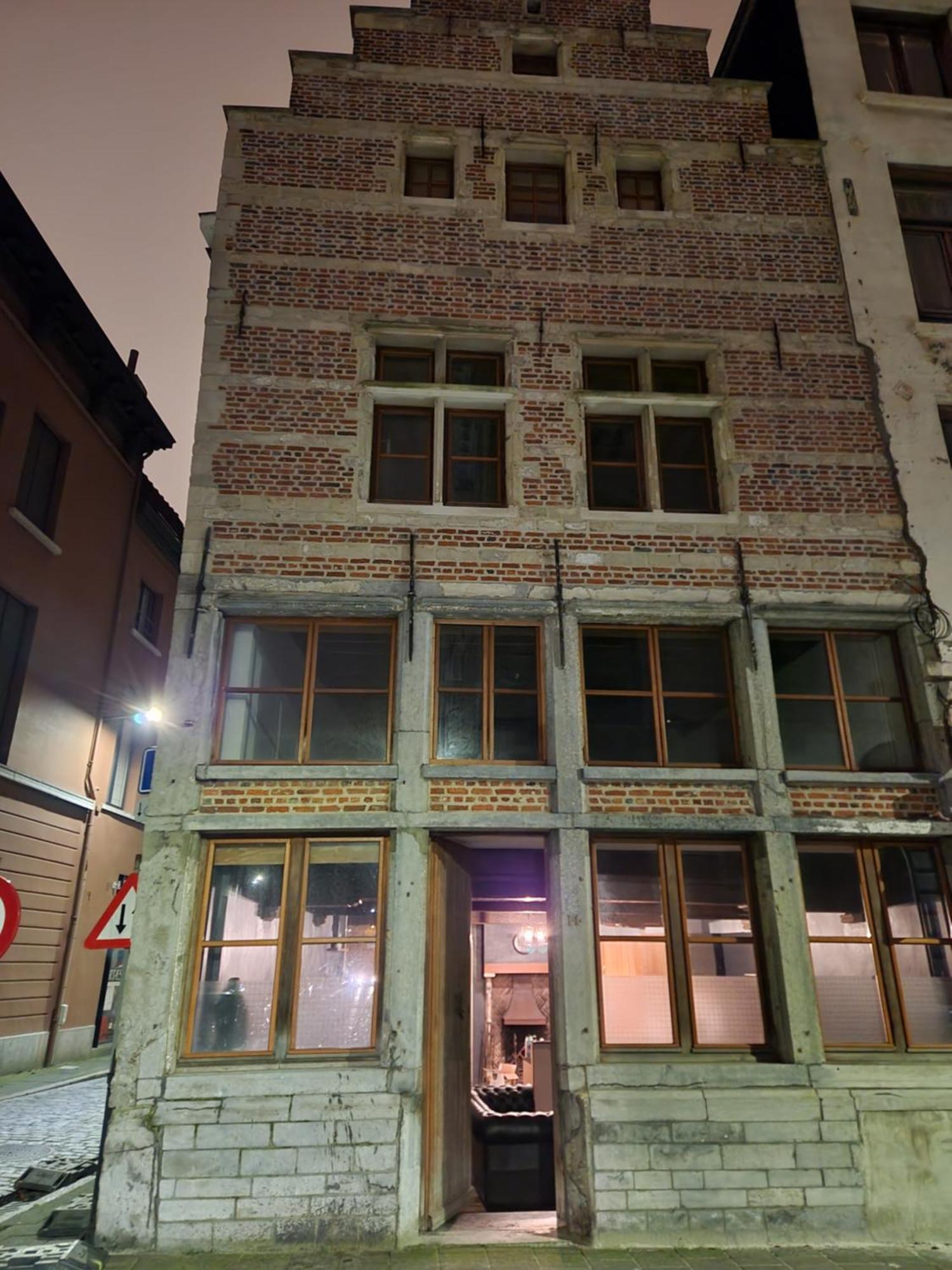 Viktoria Hostel Antwerp Luaran gambar